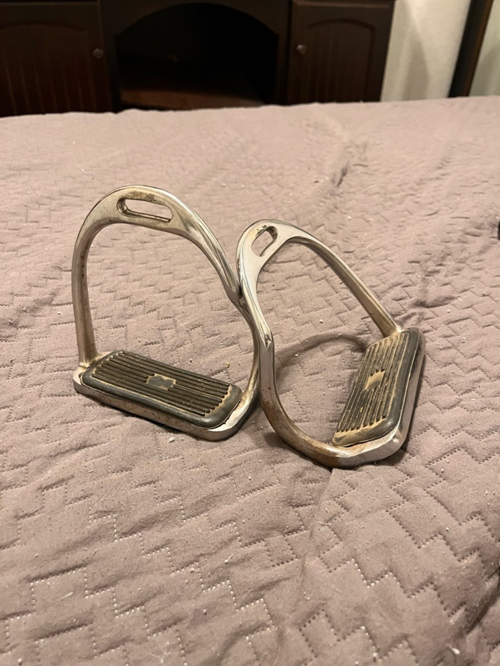 Stainless Steel English Fillis Stirrup Irons 4.5” with Rubber Pads